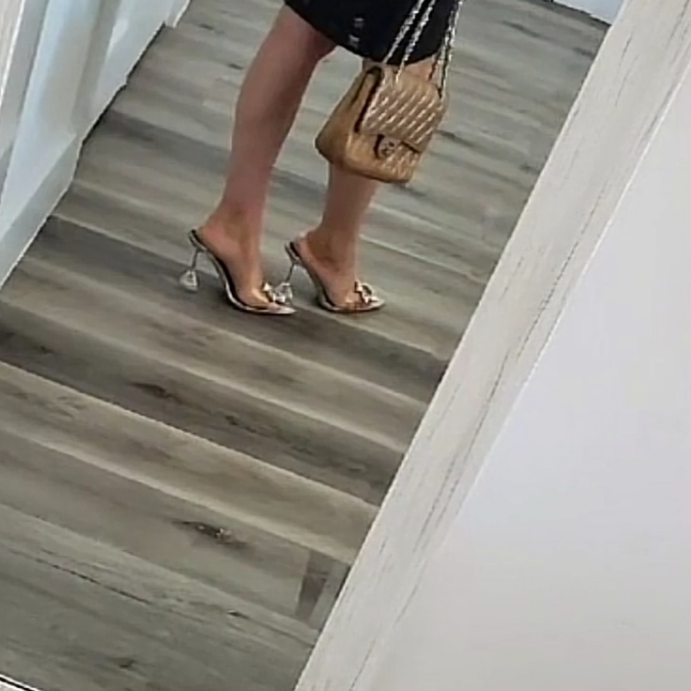 designer heels - Picture 6 of 7